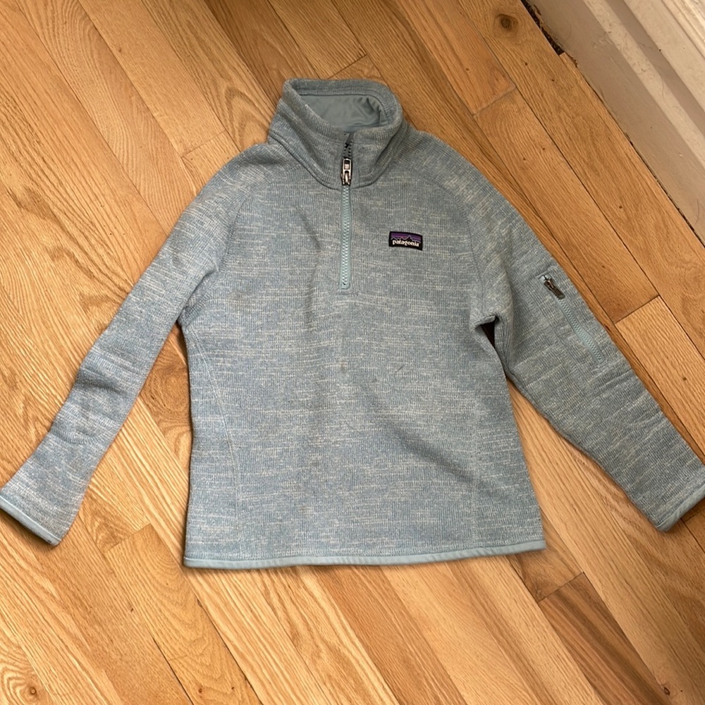 Patagonia 1/2 zip light blue layer, size xs/5-6.